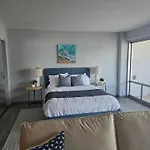 New Aloha Waikiki Ilikai Hotel Condo Free Parking